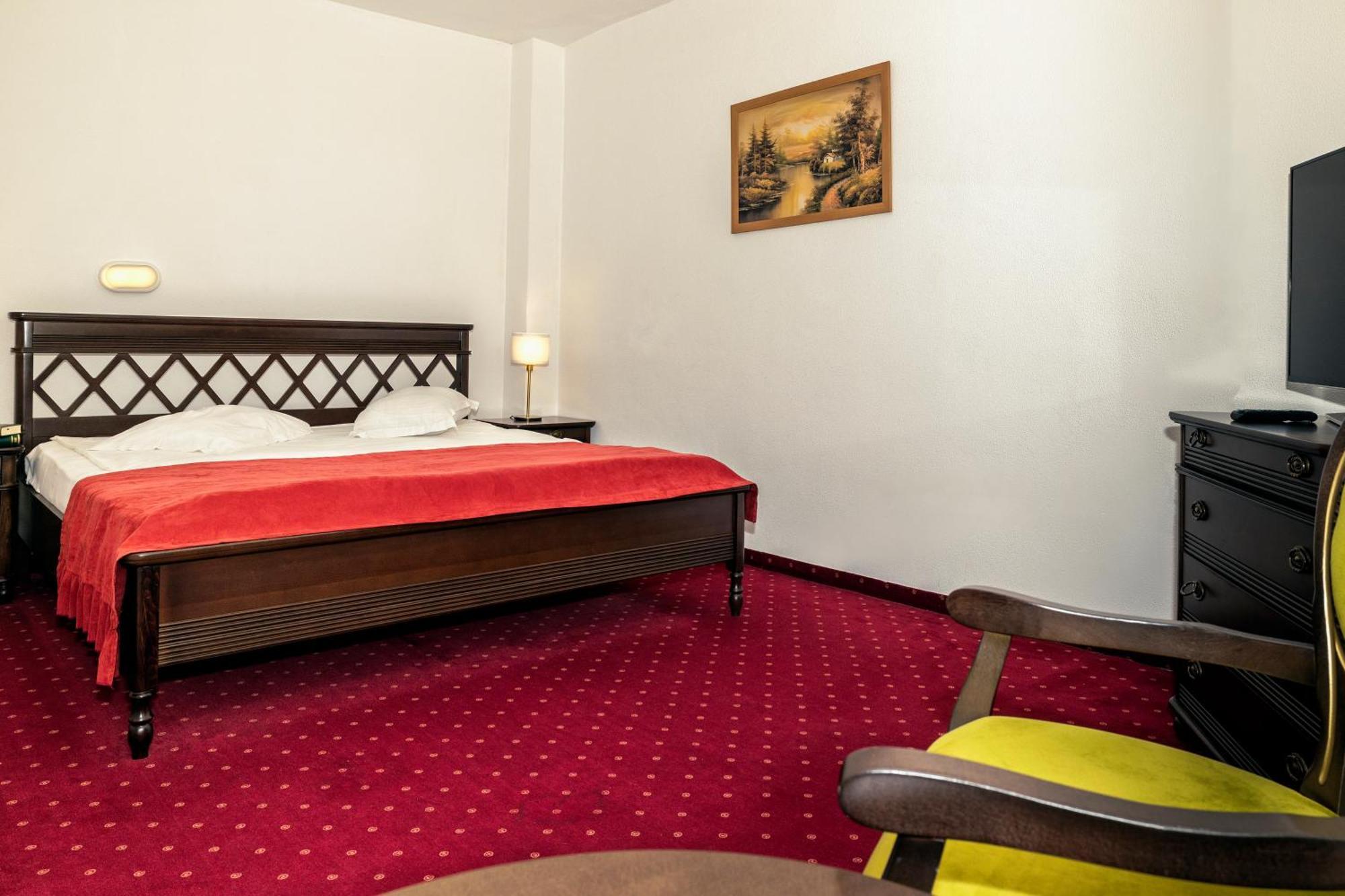 Hotel Cornul Vanatorului Piteşti Eksteriør bilde