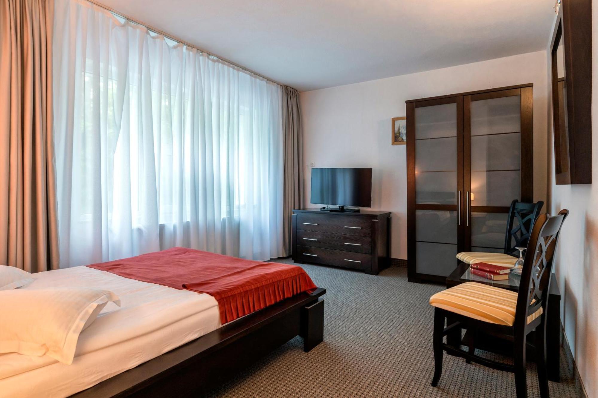 Hotel Cornul Vanatorului Piteşti Eksteriør bilde