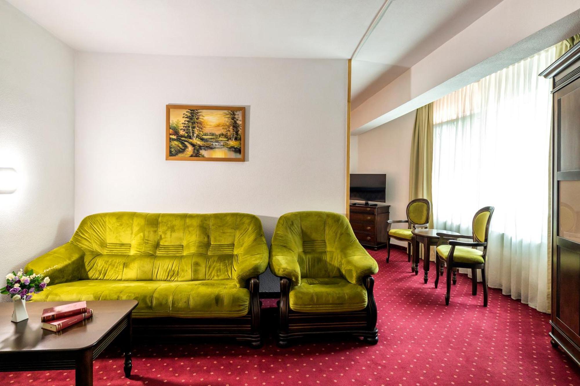 Hotel Cornul Vanatorului Piteşti Eksteriør bilde