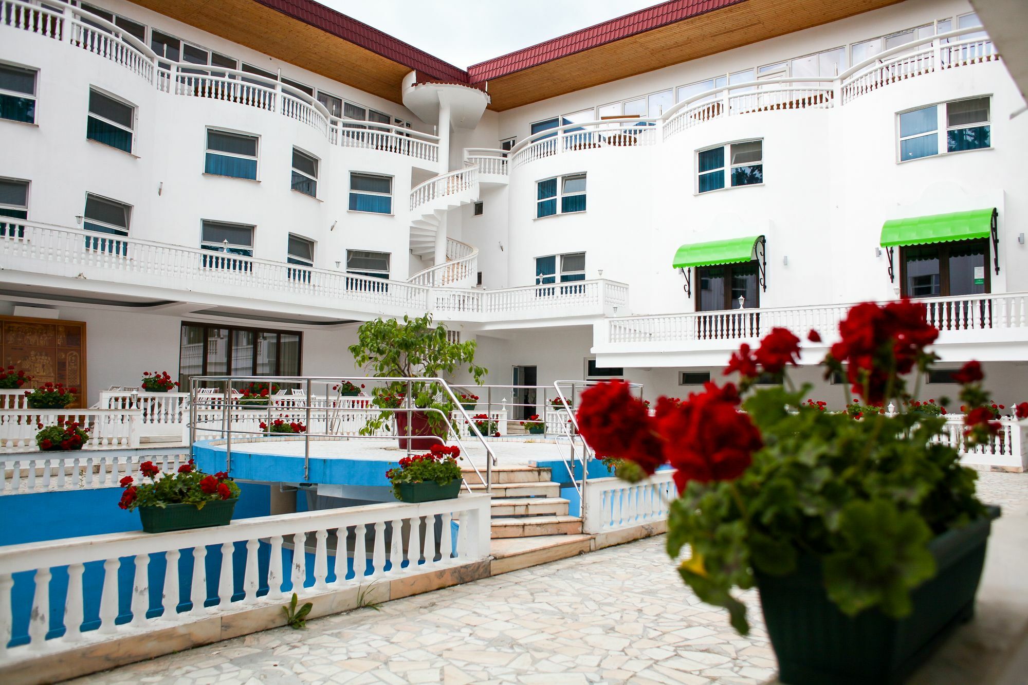 Hotel Cornul Vanatorului Piteşti Eksteriør bilde